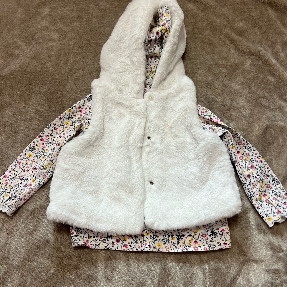 First Impressions Floral Jacket with White Faux Fur Veét 24M